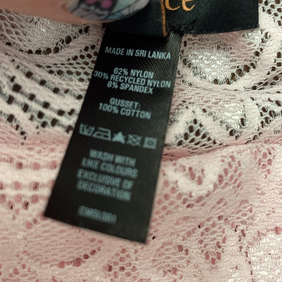 Quince - Set of 6 - Nearly New Stretch Lace Cheeky Brief Undies (Size Small) - Picture 3 of 3